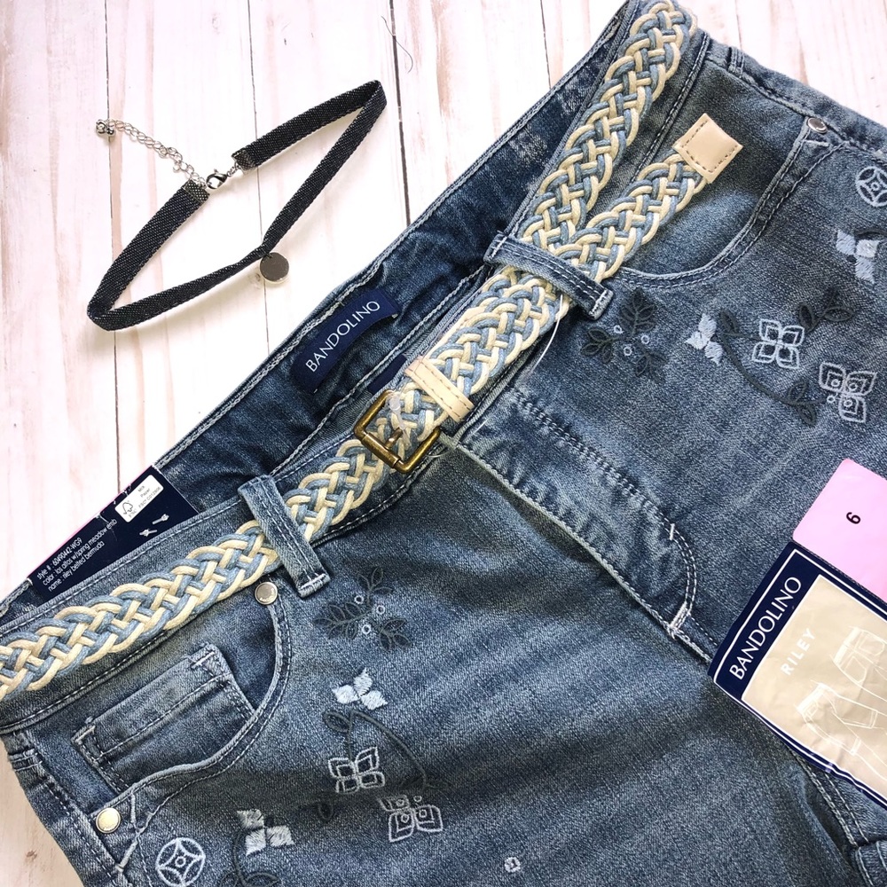 Bandolino Embroidered Bermudas - Picture 2 of 4